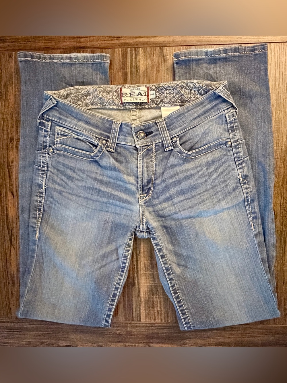 Ariat Real Denim Low-Rise Straight Leg Jeans Size 30L Embroidered Pockets